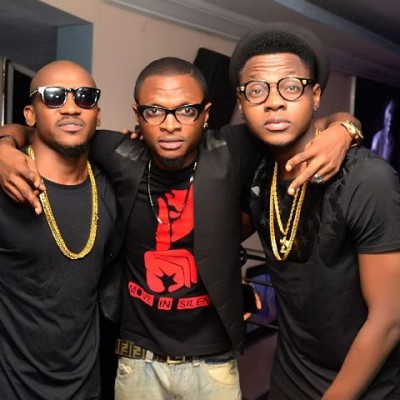 joe-el-pillow-kiss-daniels