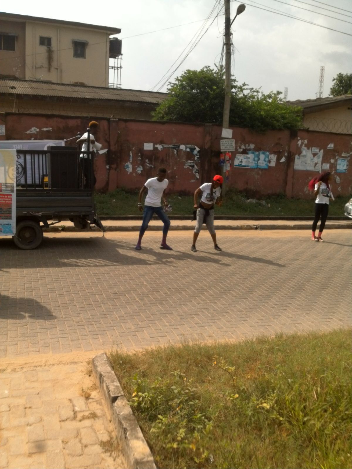 Face-Of-Amuwo-Odofin-Road-Show-Festac-Online (6)