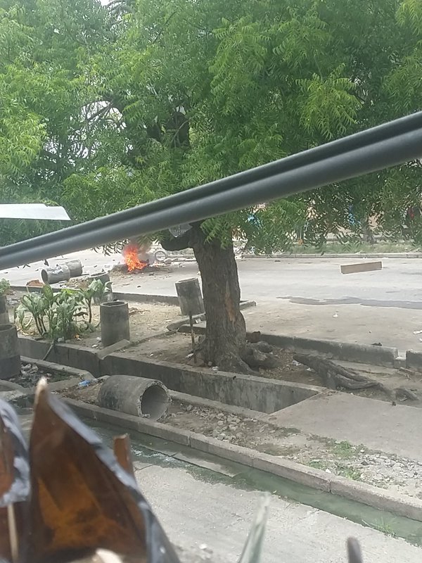 2 Dead , 1 Injured At Forte Oil Station 21 Road. (4)