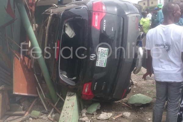 Car Tumbles Into Shop At Durbar Junction , Amuwo-3