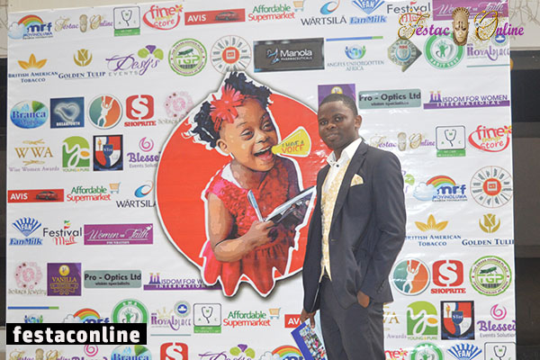 mo-rainbow-extra-special-christmas-12