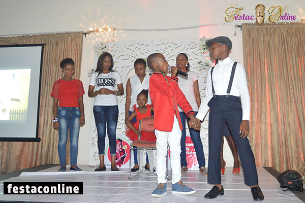 mo-rainbow-extra-special-christmas-3