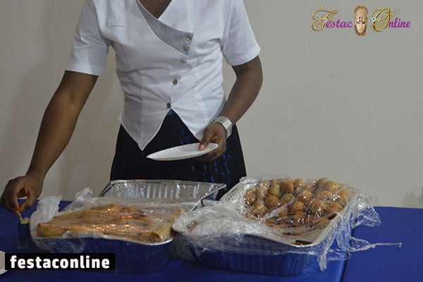 mo-rainbow-extra-special-christmas-9